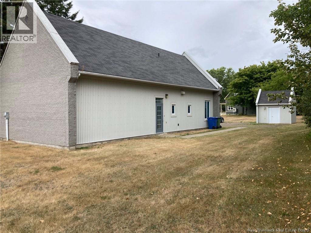 Photo 2 of 324 Boul St Pierre Ouest, Caraquet NB