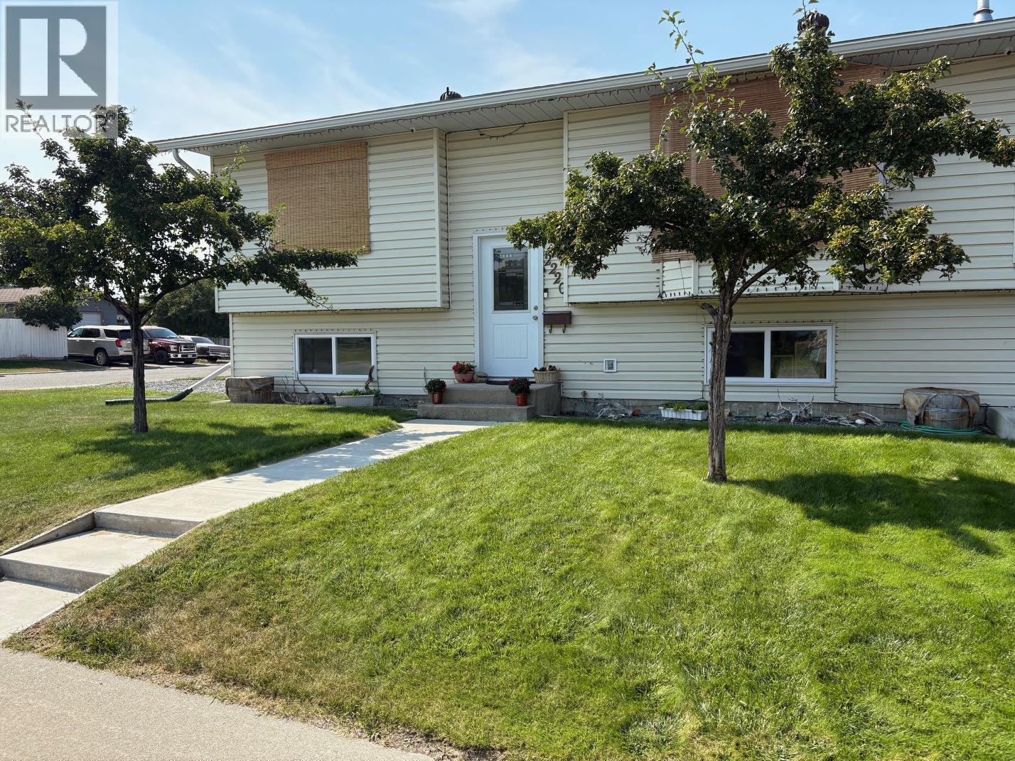 2220 3A Street S, Cranbrook
