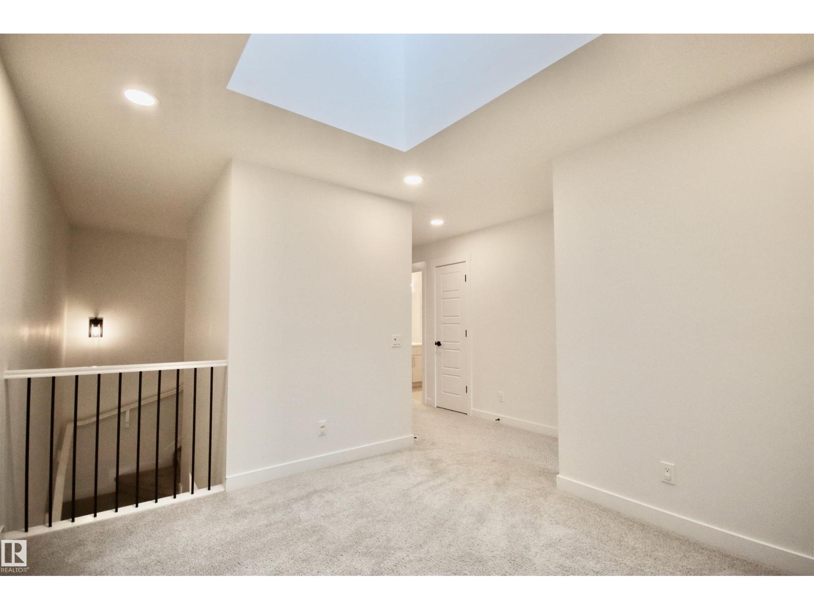 Photo 10 of 9981 205 A St Nw, Edmonton AB