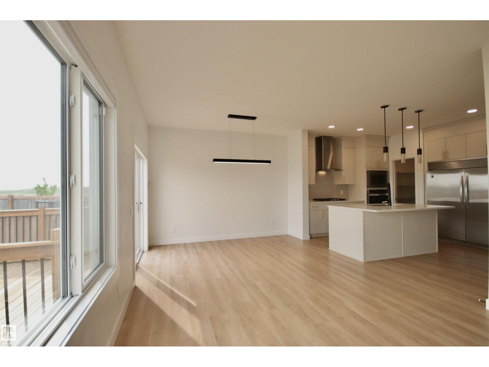 Photo 5 of 9981 205 A St Nw, Edmonton AB