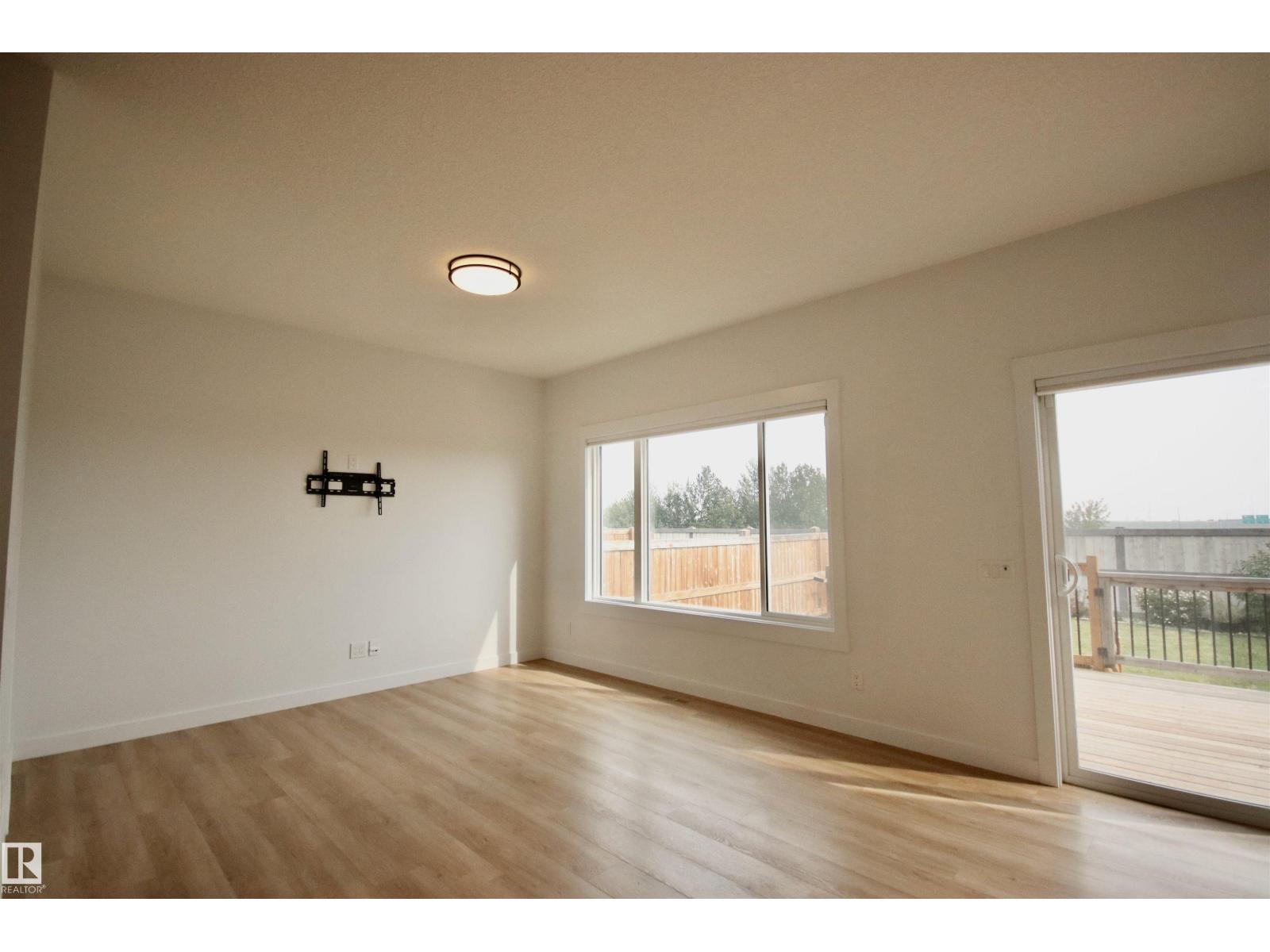 Photo 7 of 9981 205 A St Nw, Edmonton AB