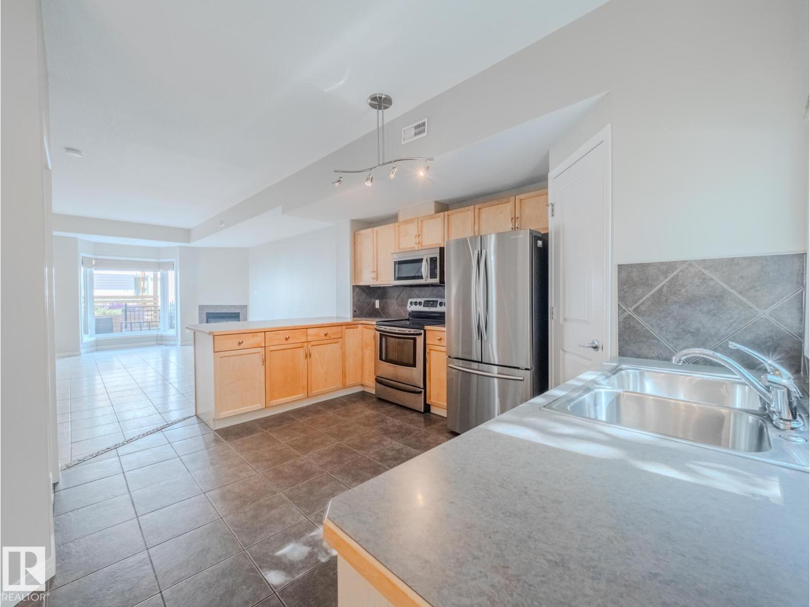 Photo 11 of 9767 93 St Nw, Edmonton AB