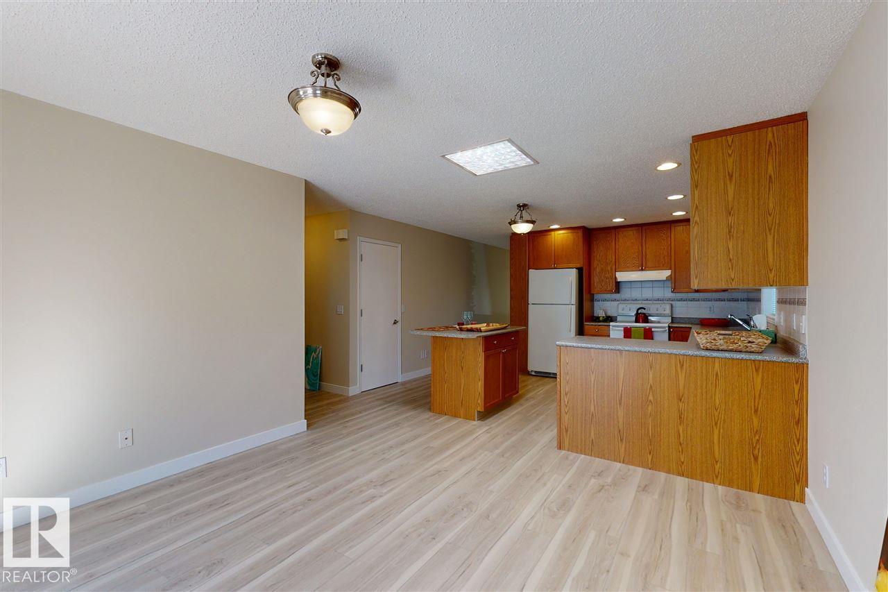 Photo 15 of 9607 73 Av Nw, Edmonton AB