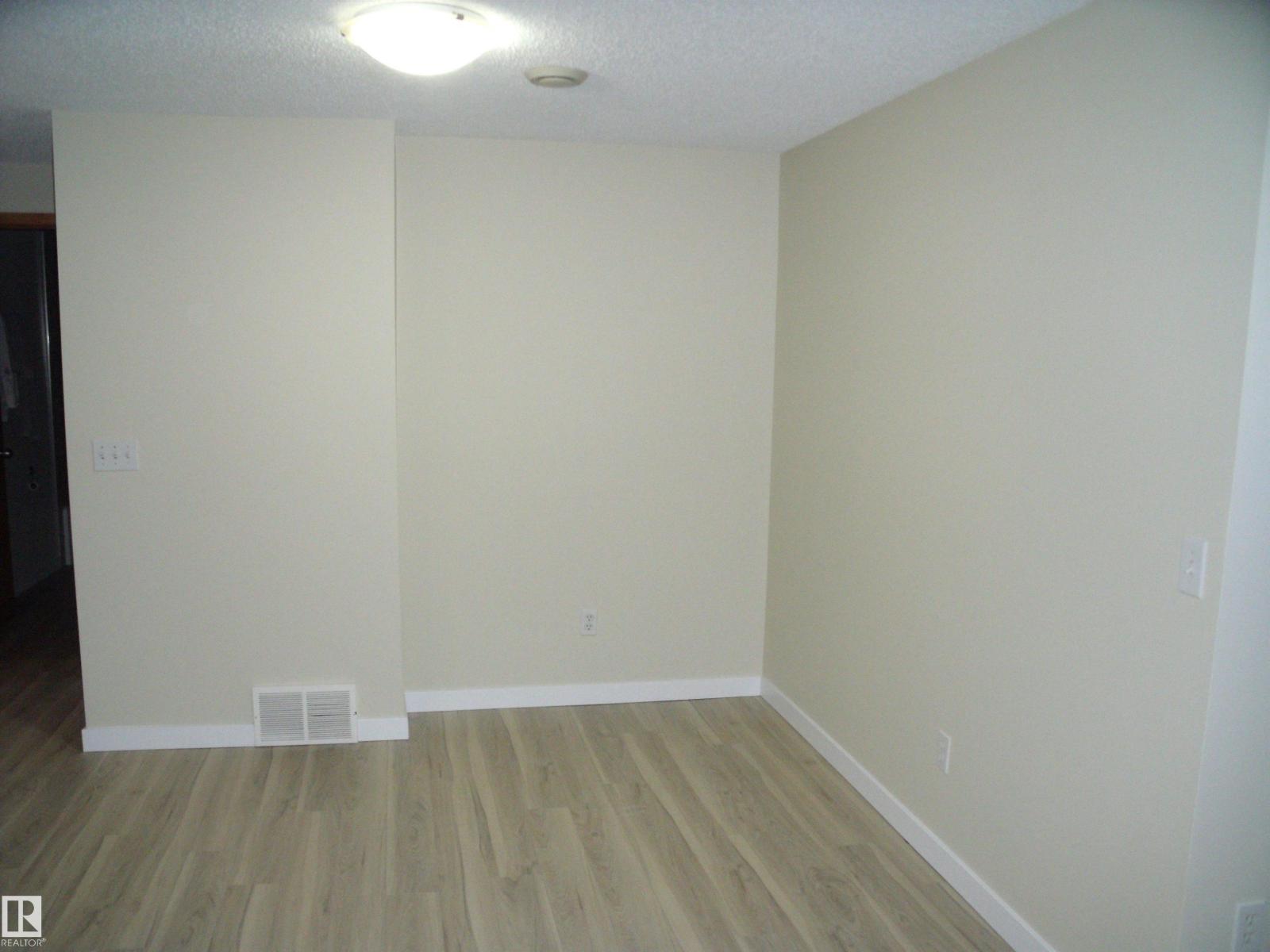 Photo 38 of 9607 73 Av Nw, Edmonton AB