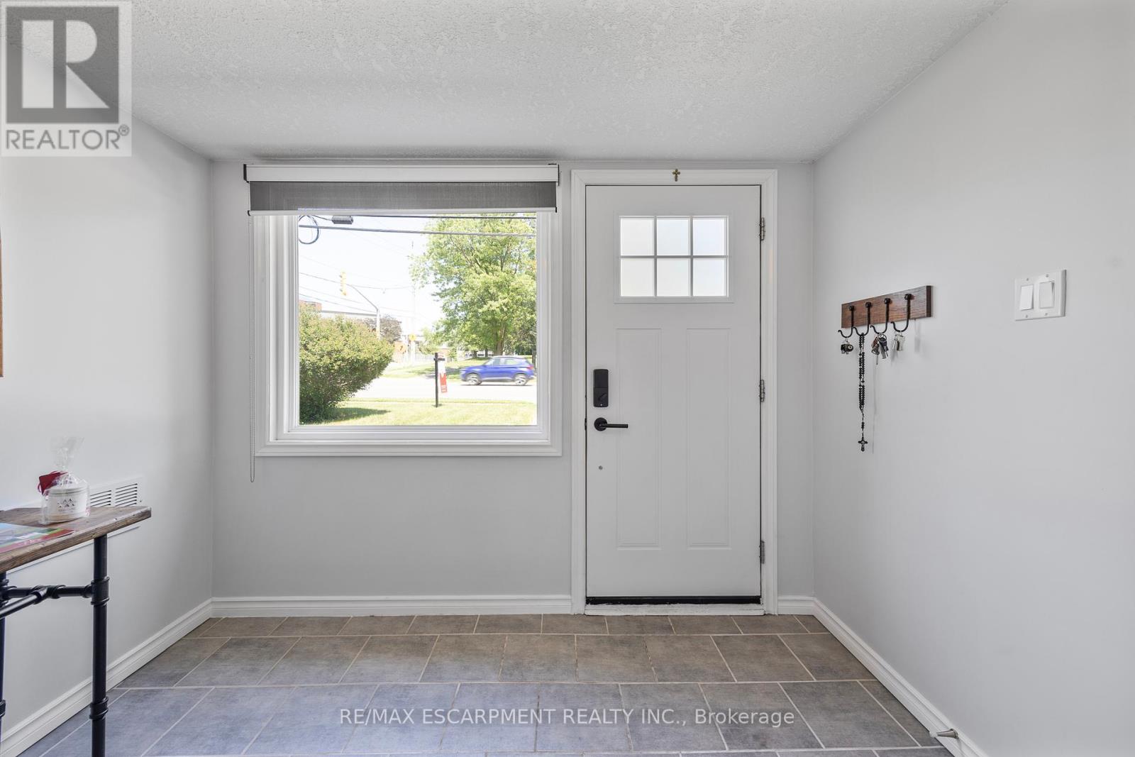 Photo 12 of 944 Concession Road, Cambridge ON