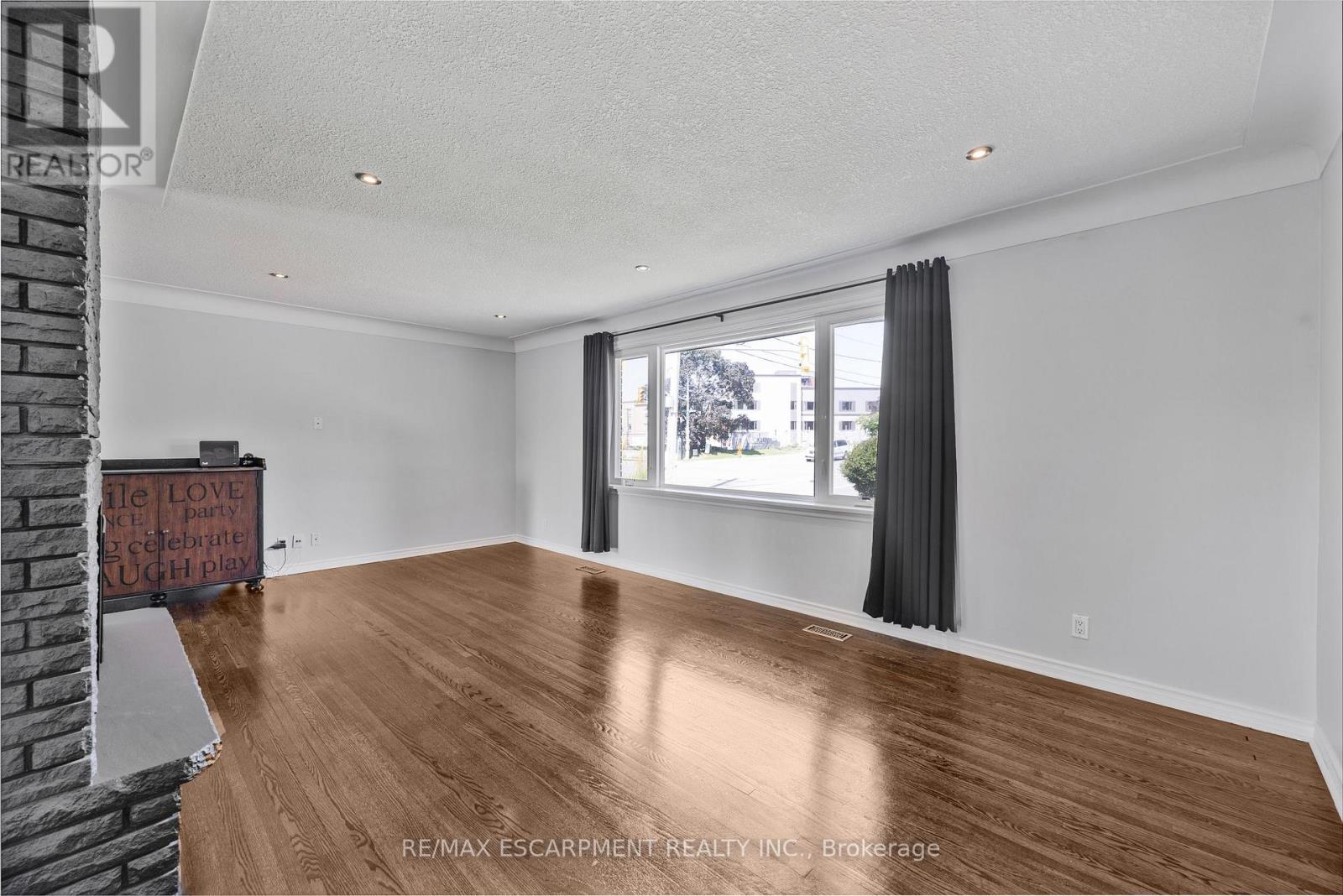 Photo 16 of 944 Concession Road, Cambridge ON
