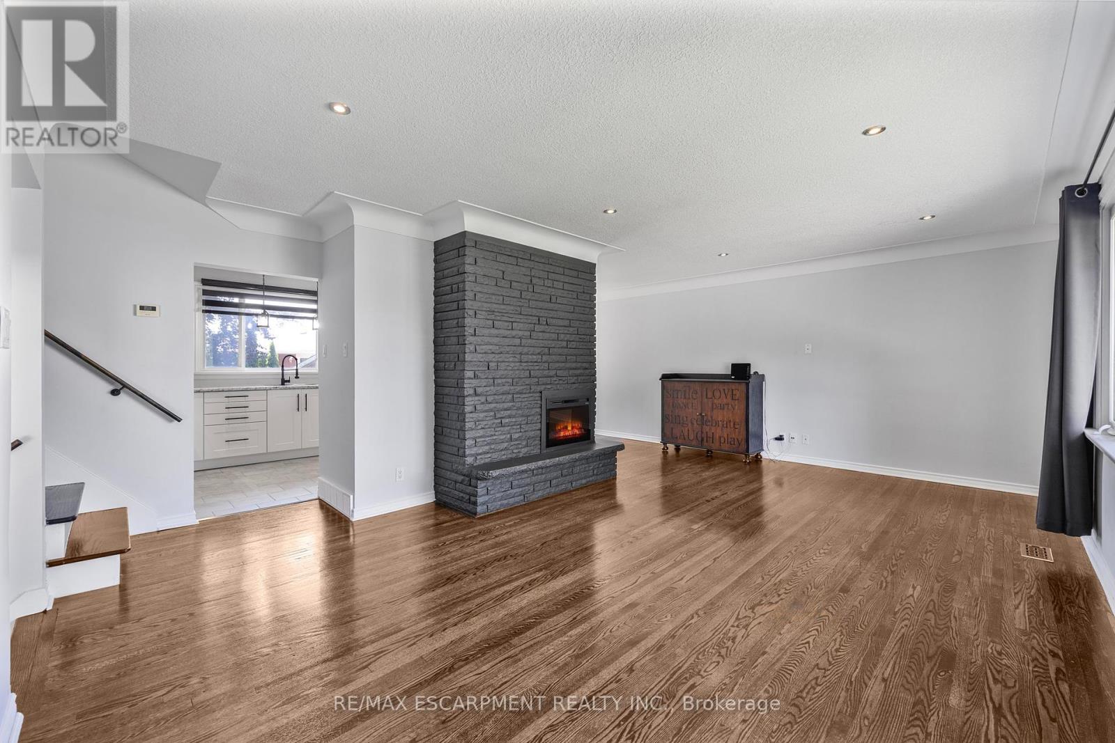 Photo 18 of 944 Concession Road, Cambridge ON