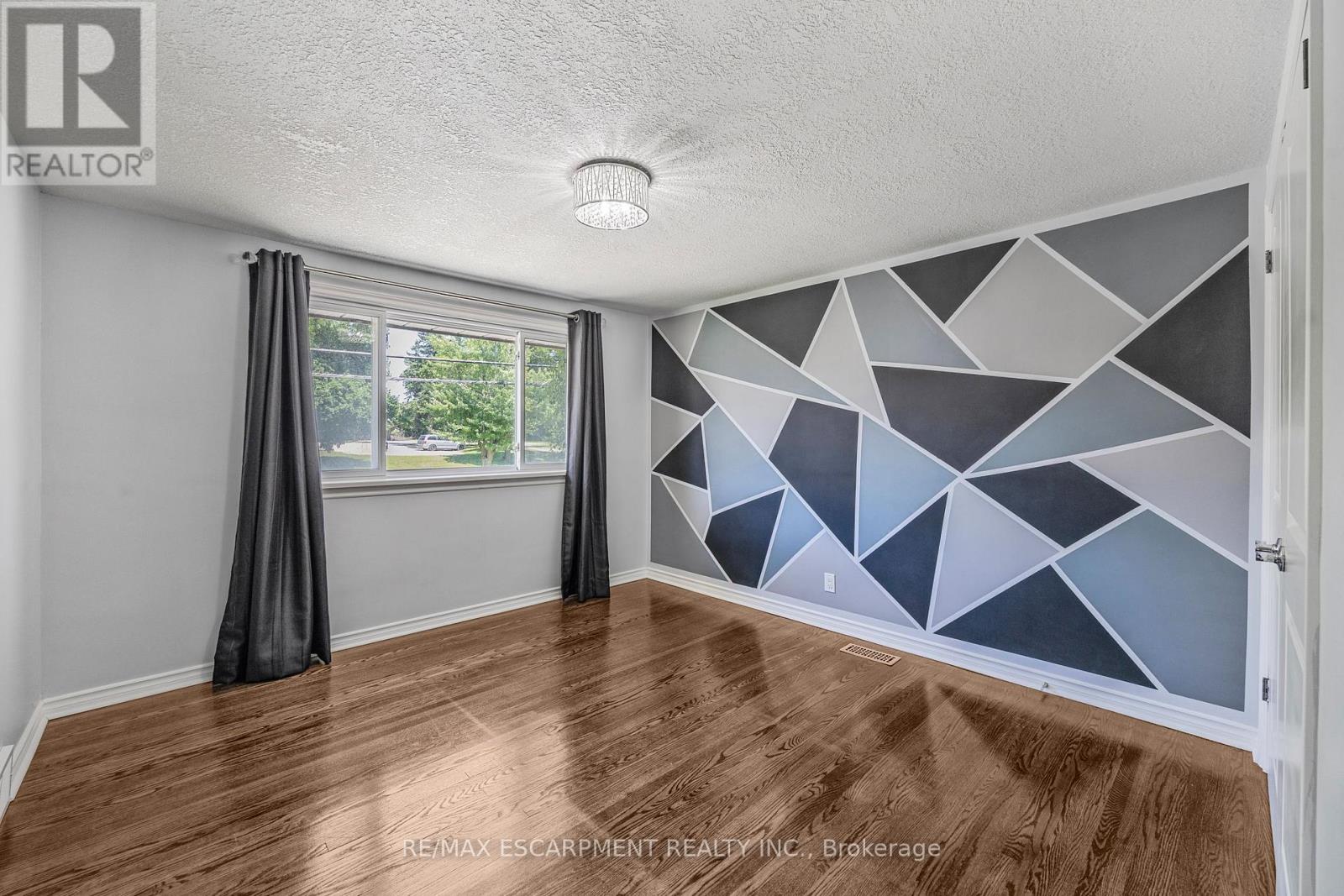 Photo 26 of 944 Concession Road, Cambridge ON