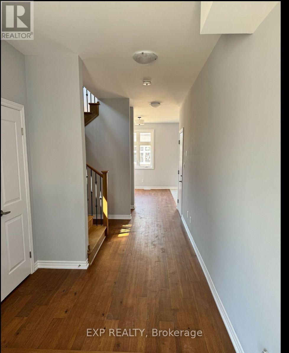 Photo 2 of 28 5672 Dorchester Road, Niagara Falls ON