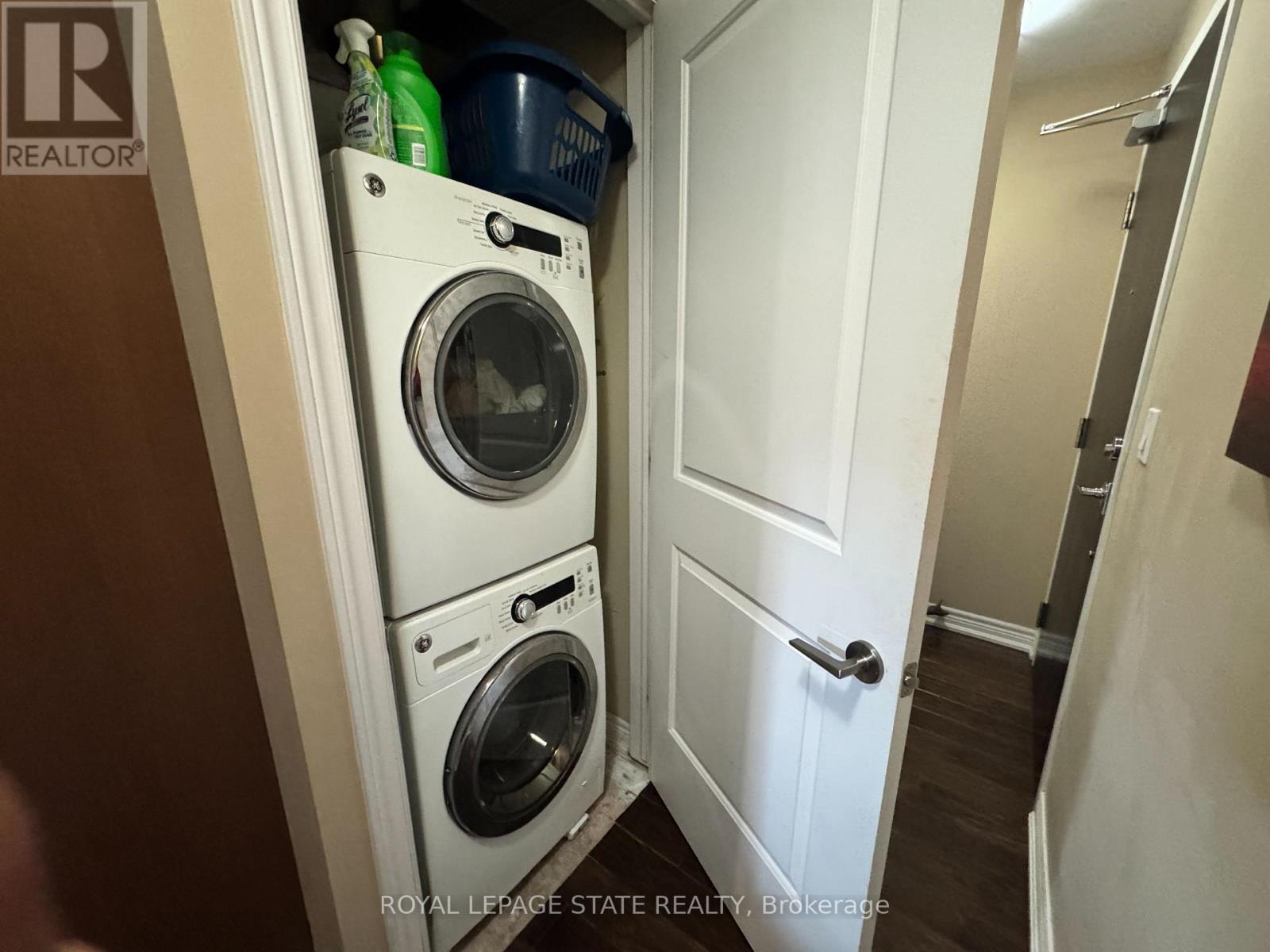 Photo 12 of 104 50 Murray Street W, Hamilton ON