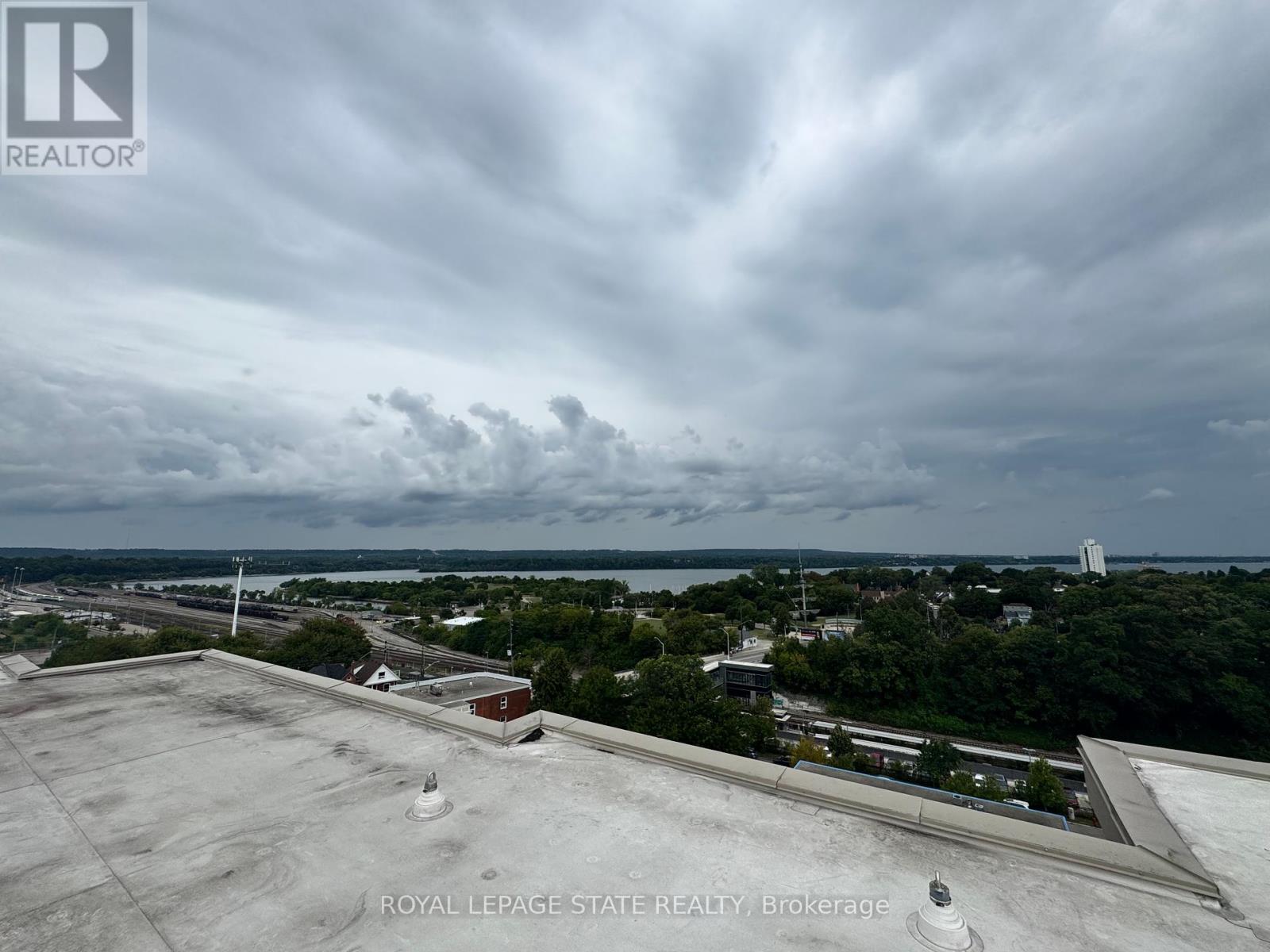 Photo 15 of 104 50 Murray Street W, Hamilton ON