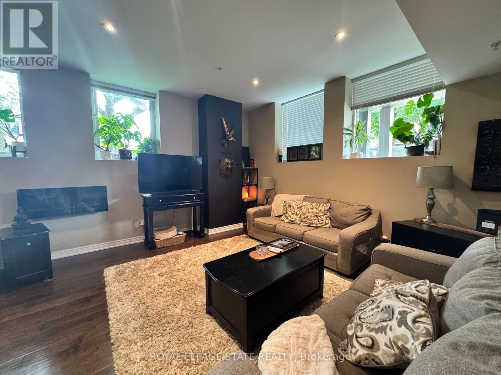Photo 5 of 104 50 Murray Street W, Hamilton ON