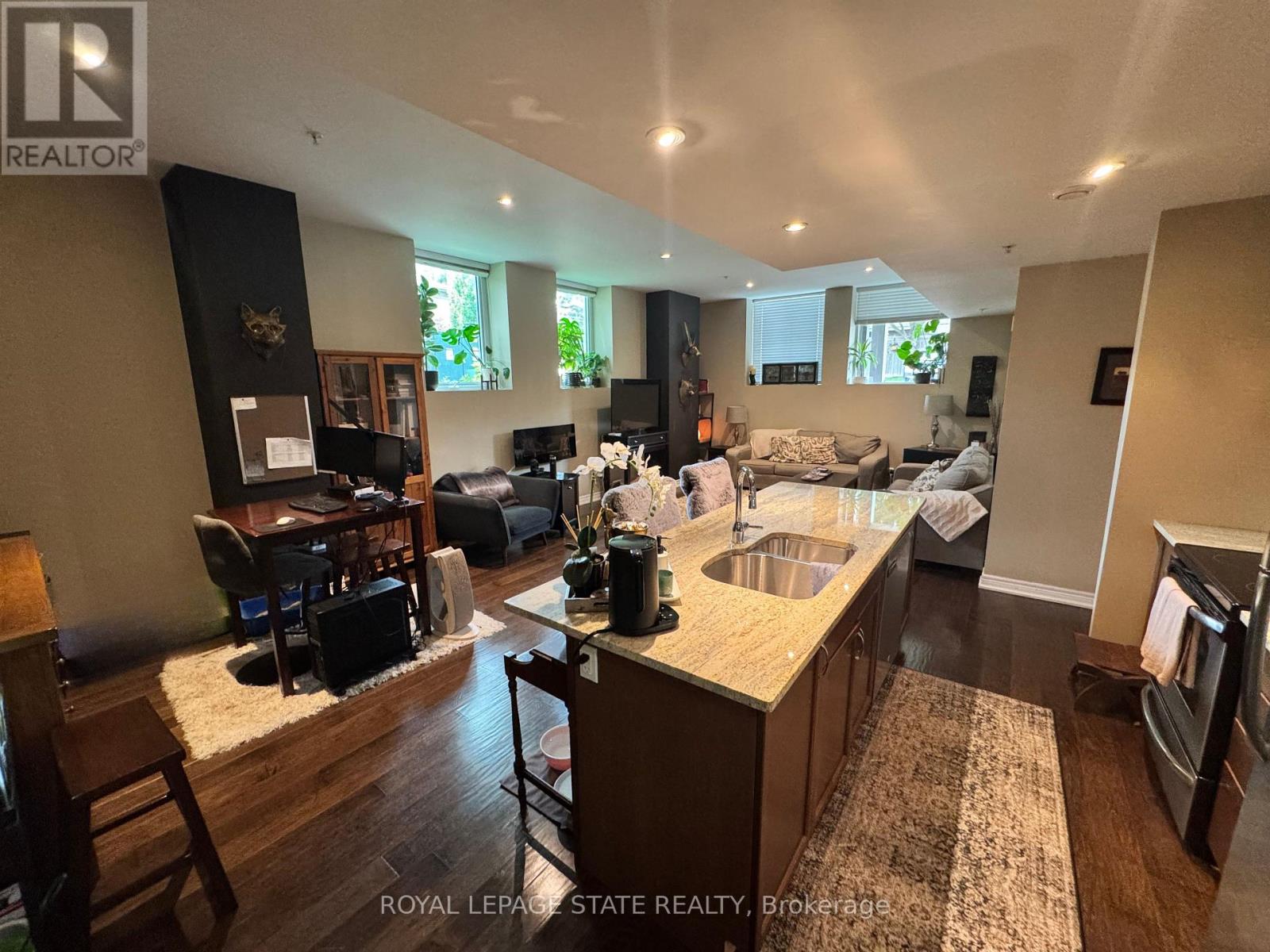 Photo 8 of 104 50 Murray Street W, Hamilton ON
