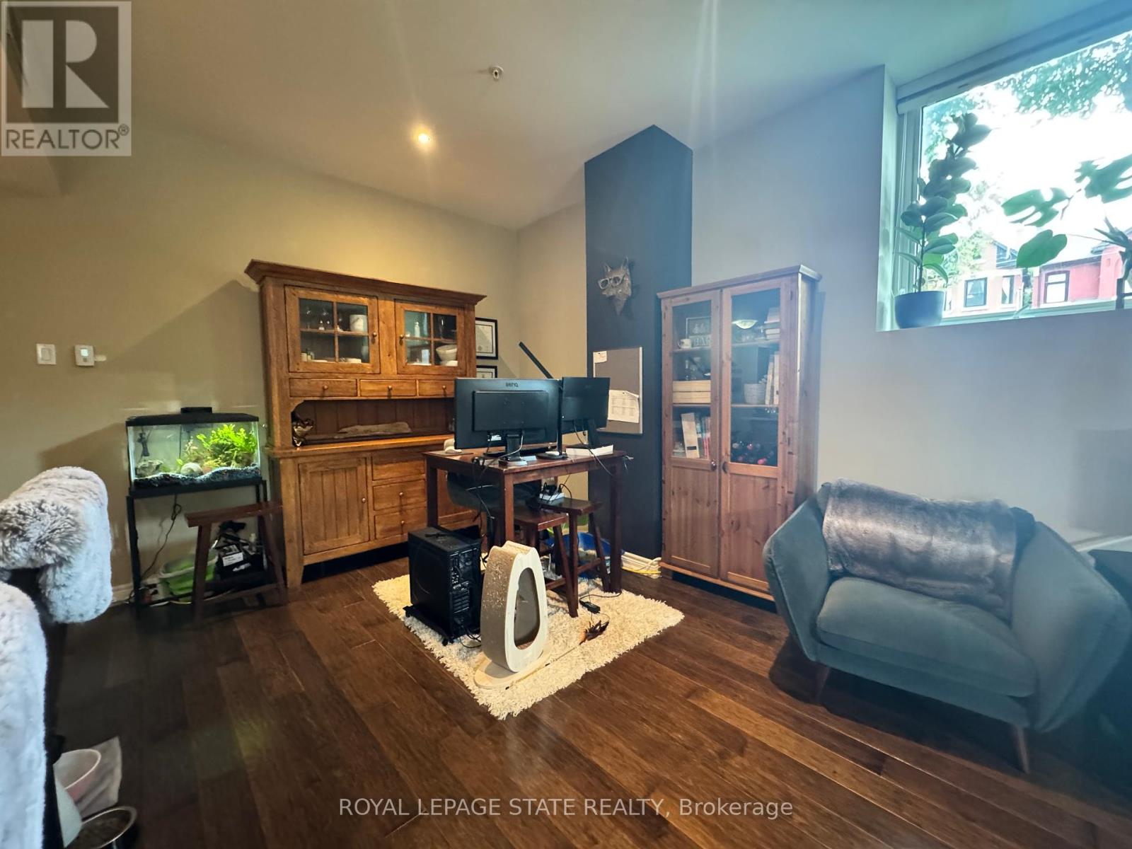 Photo 9 of 104 50 Murray Street W, Hamilton ON