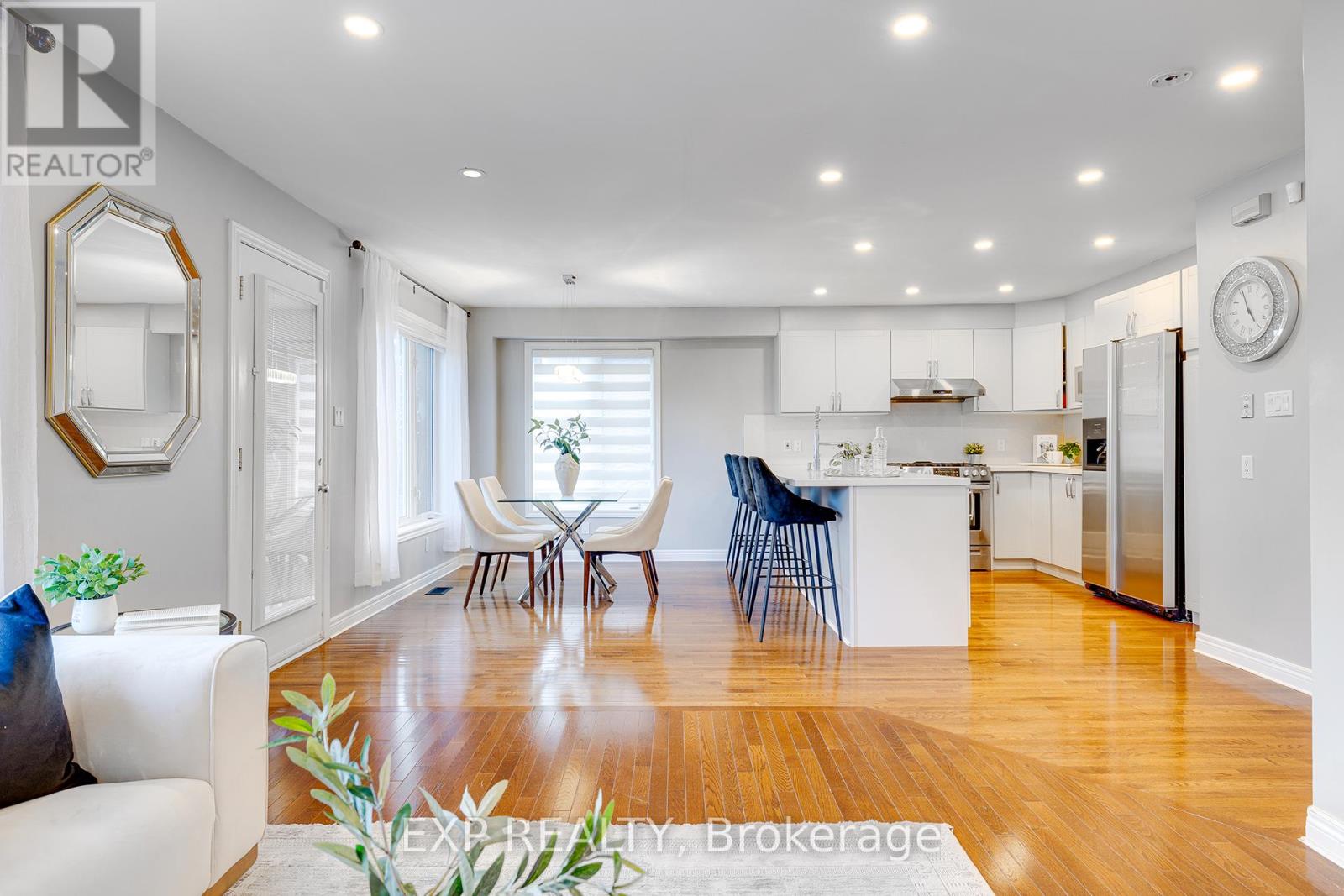 Photo 10 of 44 Pentland Road, Hamilton ON