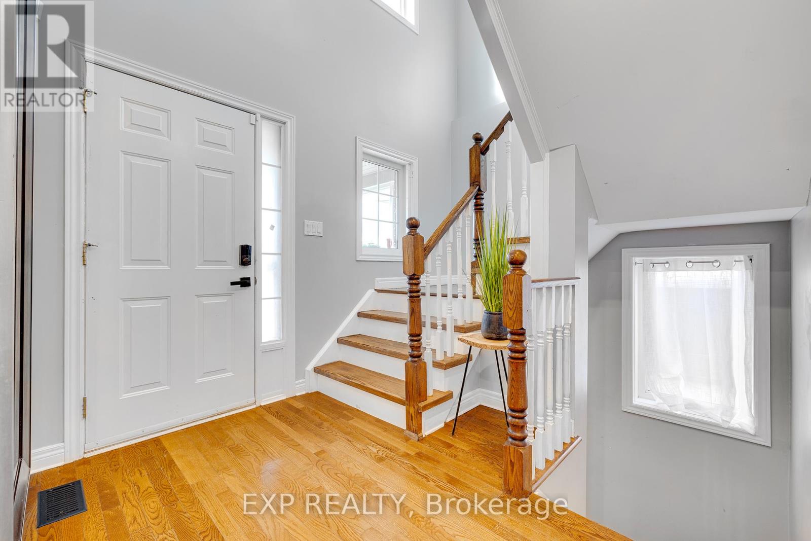 Photo 18 of 44 Pentland Road, Hamilton ON