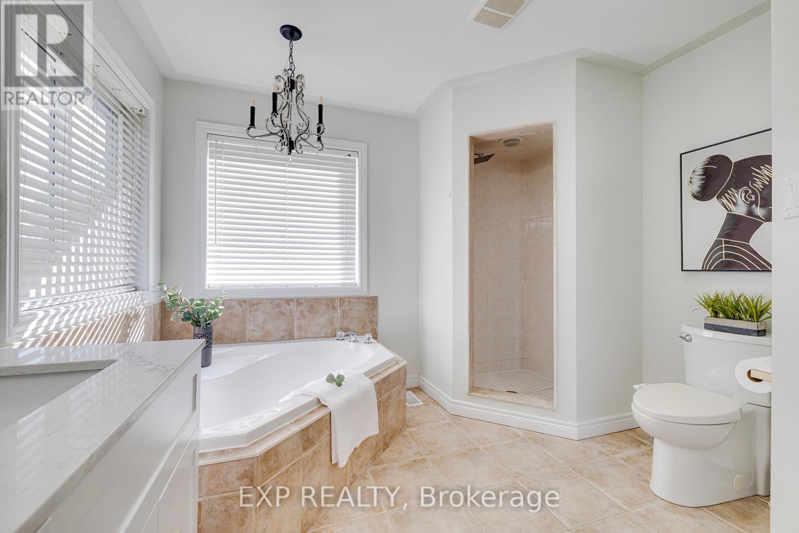 Photo 22 of 44 Pentland Road, Hamilton ON