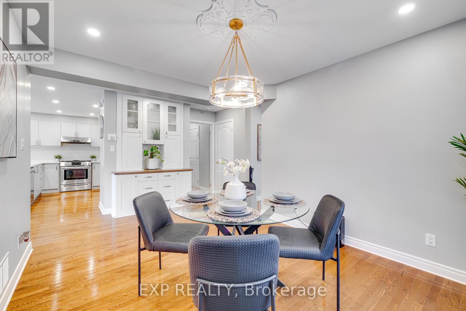 Photo 6 of 44 Pentland Road, Hamilton ON