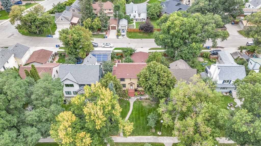 Photo 3 of 15 Balsam Place, Winnipeg MB