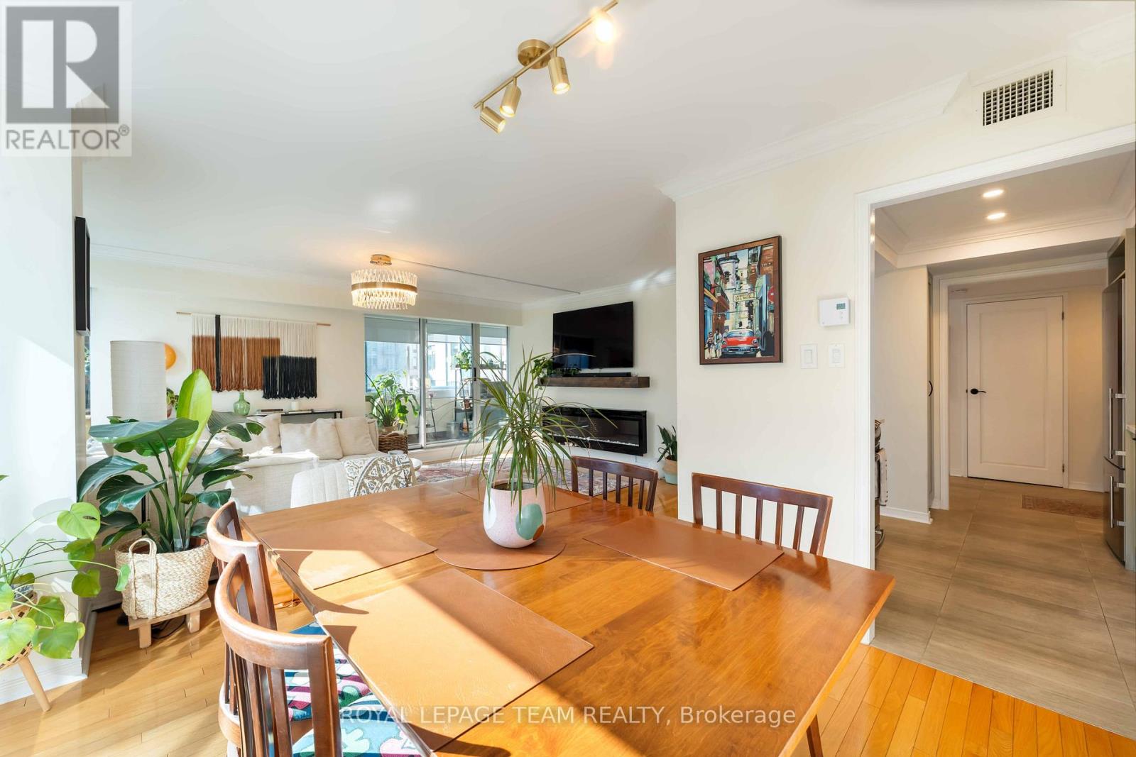 Photo 11 of 1806 160 George Street, Ottawa ON