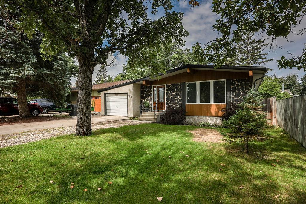 Photo 2 of 395 Avalon Road, Winnipeg MB