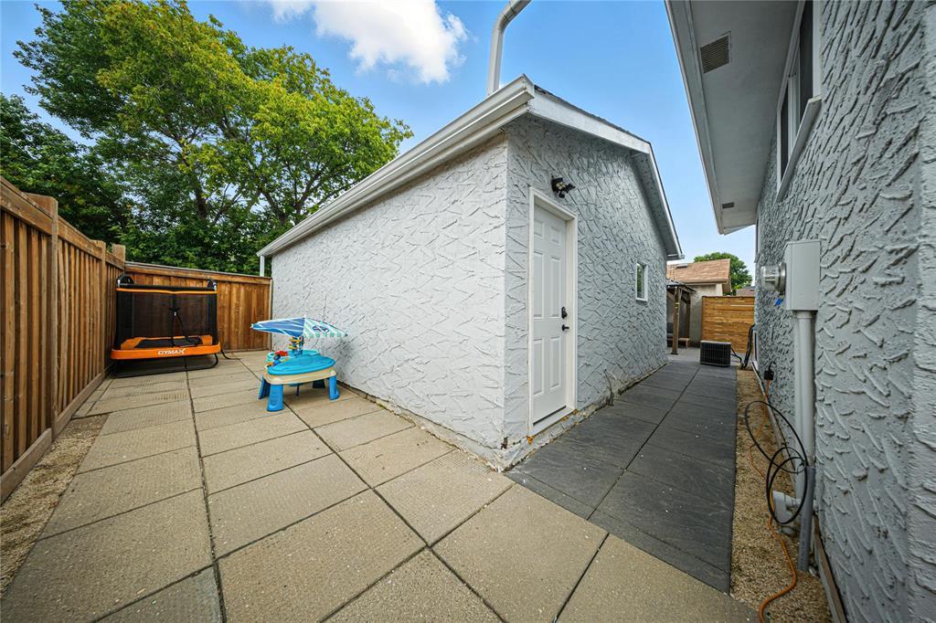 Photo 28 of 1917 Manitoba Avenue, Winnipeg MB