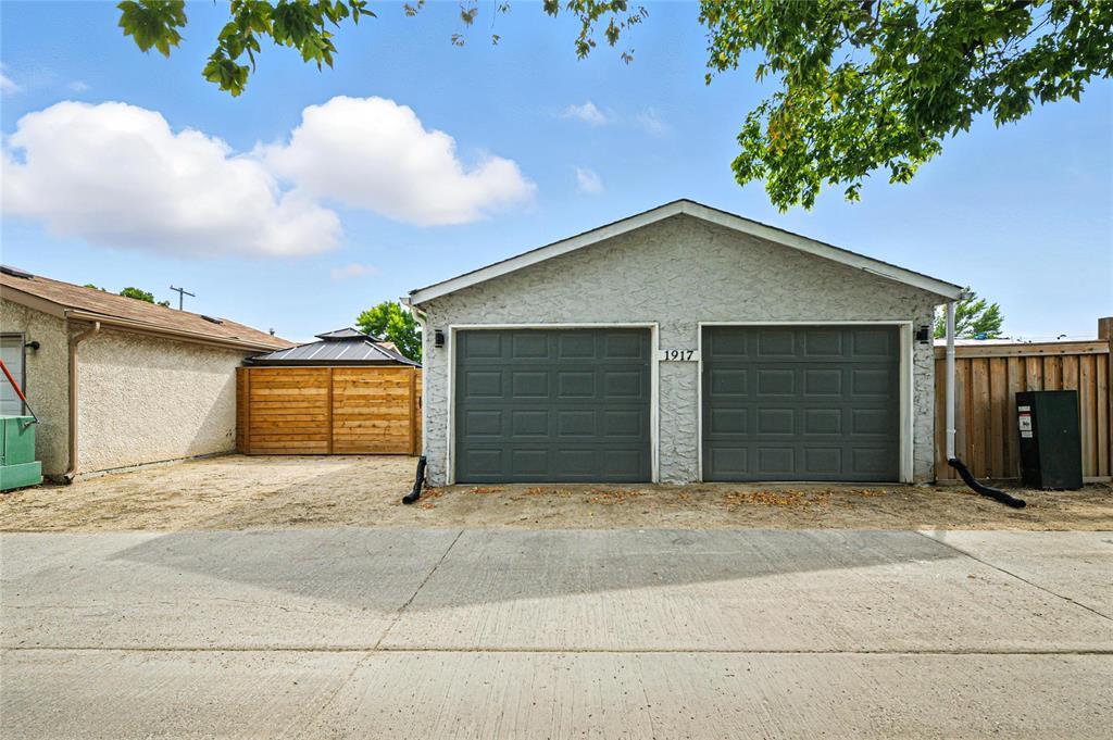 Photo 29 of 1917 Manitoba Avenue, Winnipeg MB
