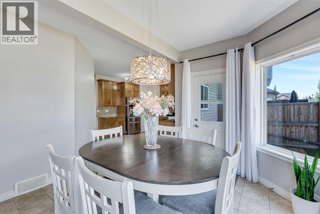 Photo 20 of 178 Baywater Rise Sw, Airdrie AB