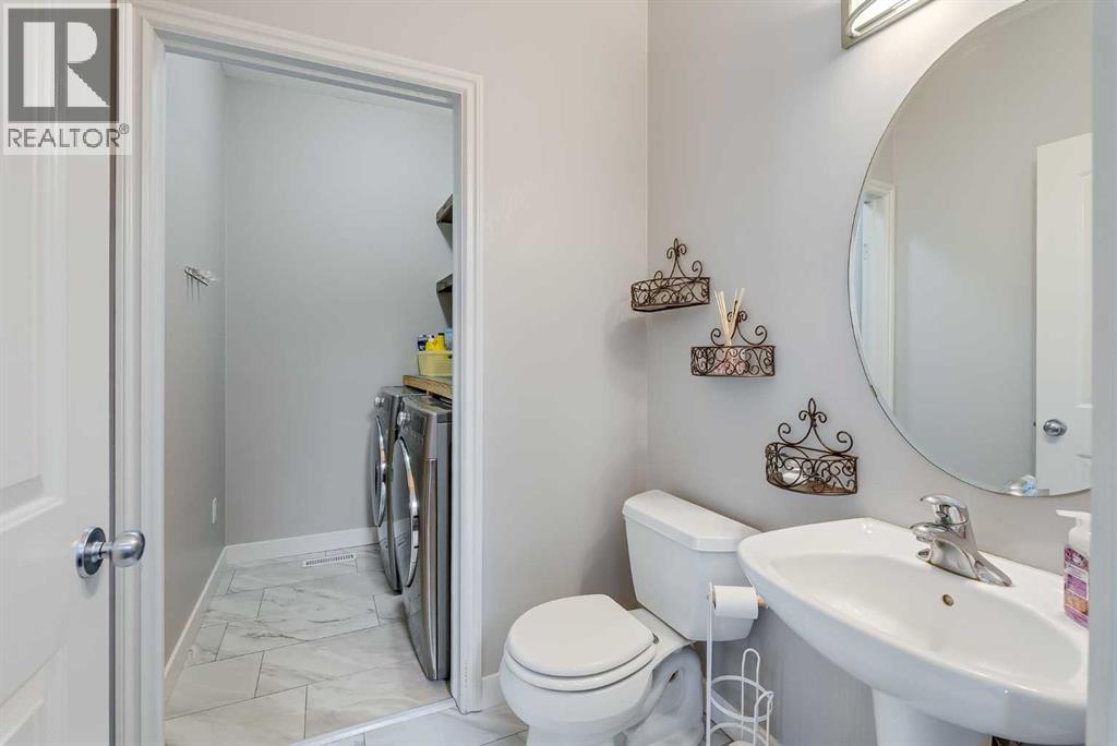 Photo 13 of 178 Baywater Rise Sw, Airdrie AB