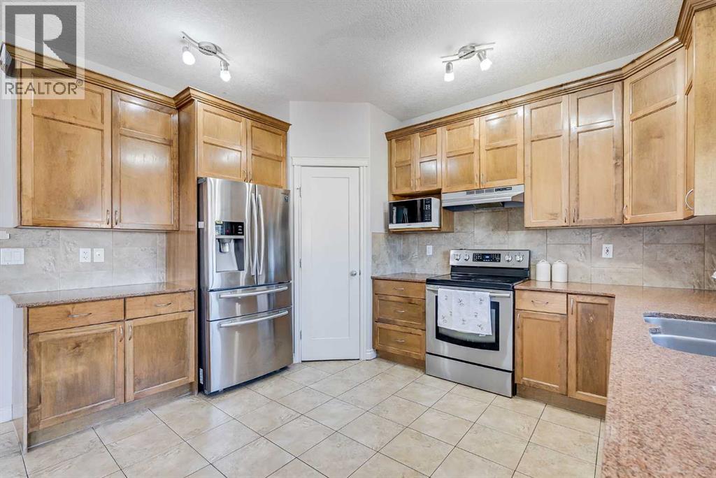 Photo 16 of 178 Baywater Rise Sw, Airdrie AB