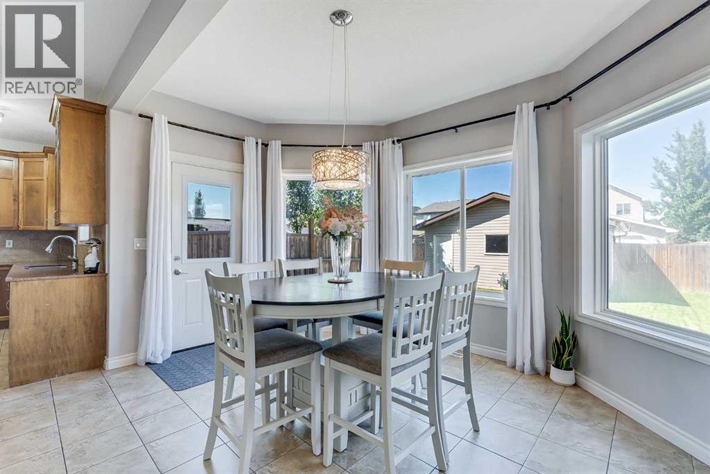 Photo 19 of 178 Baywater Rise Sw, Airdrie AB