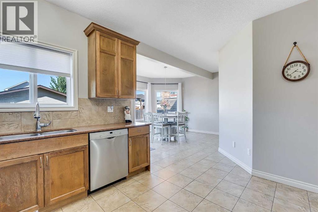 Photo 17 of 178 Baywater Rise Sw, Airdrie AB