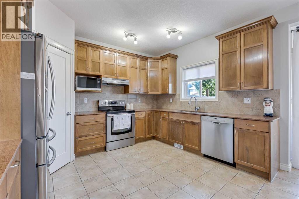 Photo 14 of 178 Baywater Rise Sw, Airdrie AB