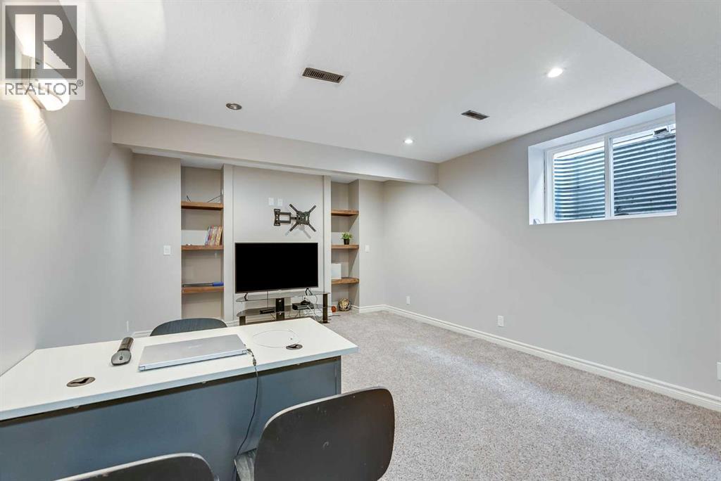 Photo 38 of 178 Baywater Rise Sw, Airdrie AB