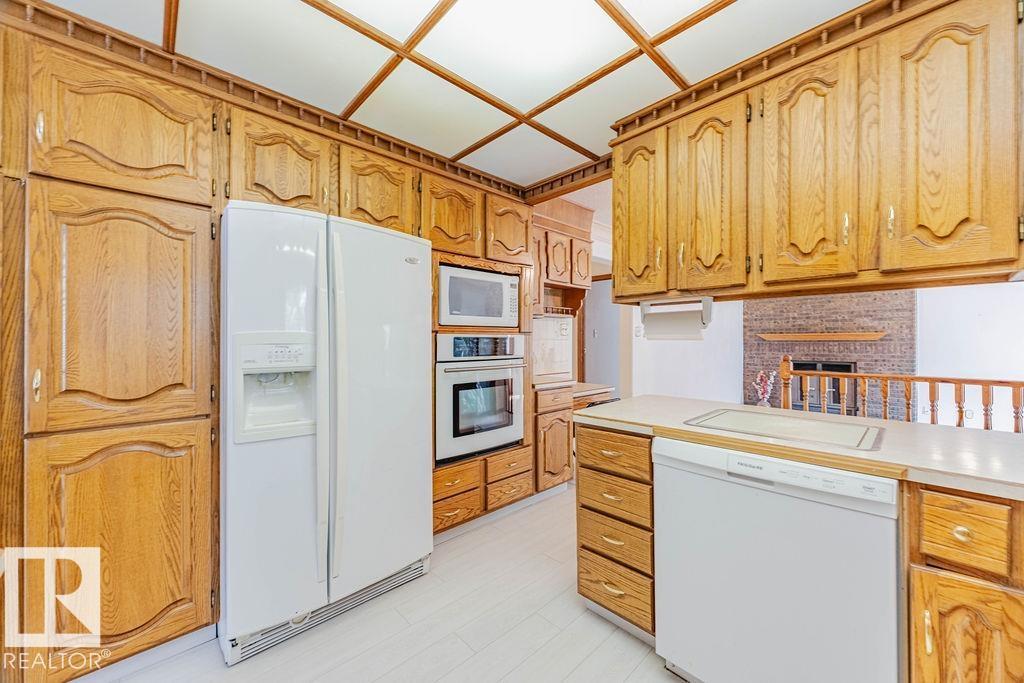 Photo 12 of 10411 21 Av Nw, Edmonton AB