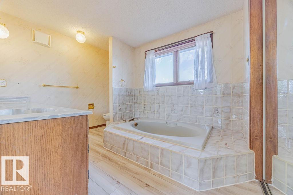 Photo 26 of 10411 21 Av Nw, Edmonton AB