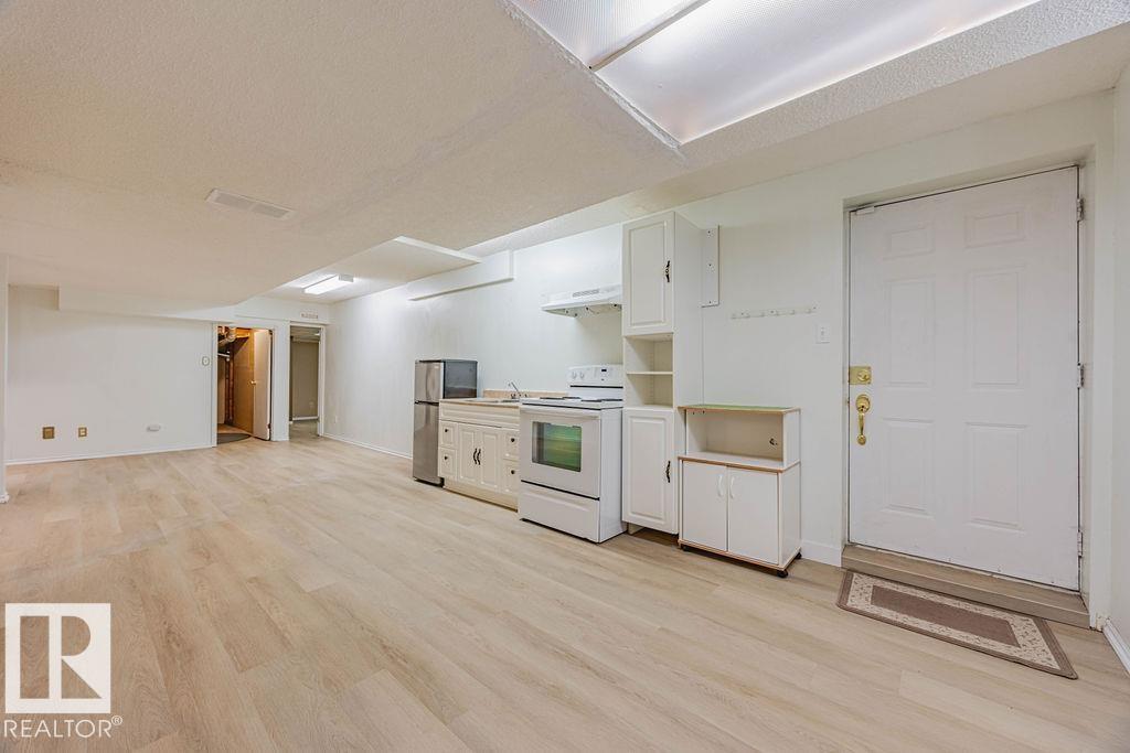 Photo 31 of 10411 21 Av Nw, Edmonton AB