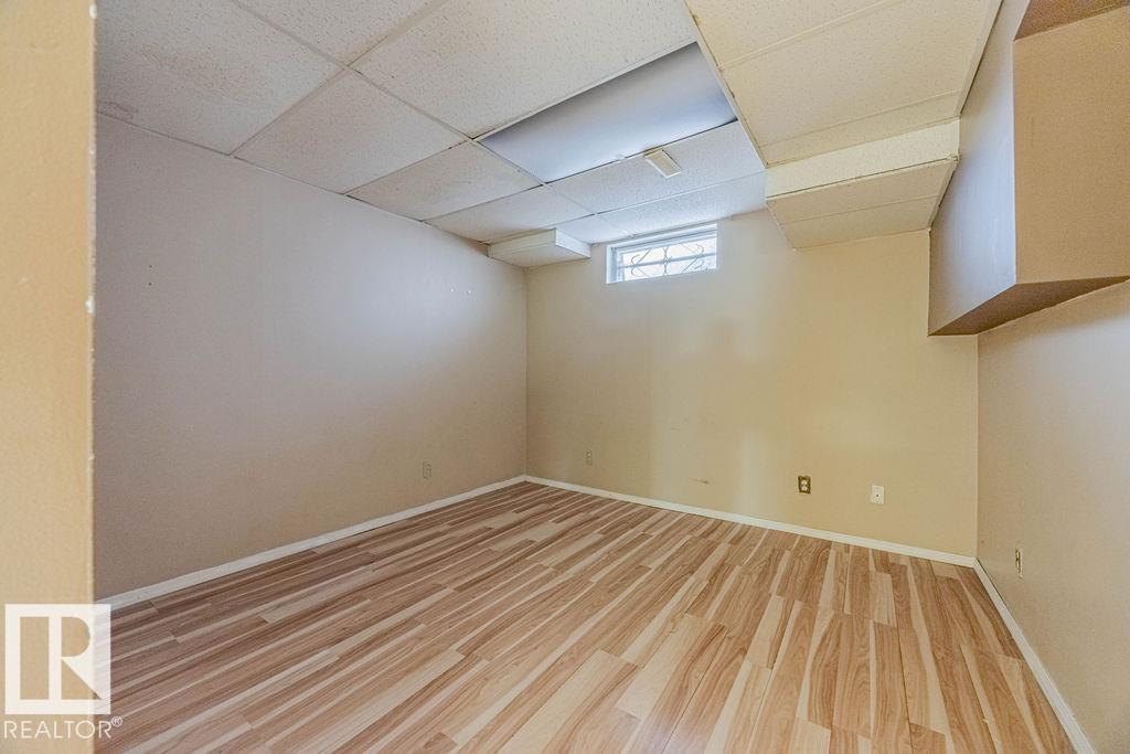 Photo 32 of 10411 21 Av Nw, Edmonton AB