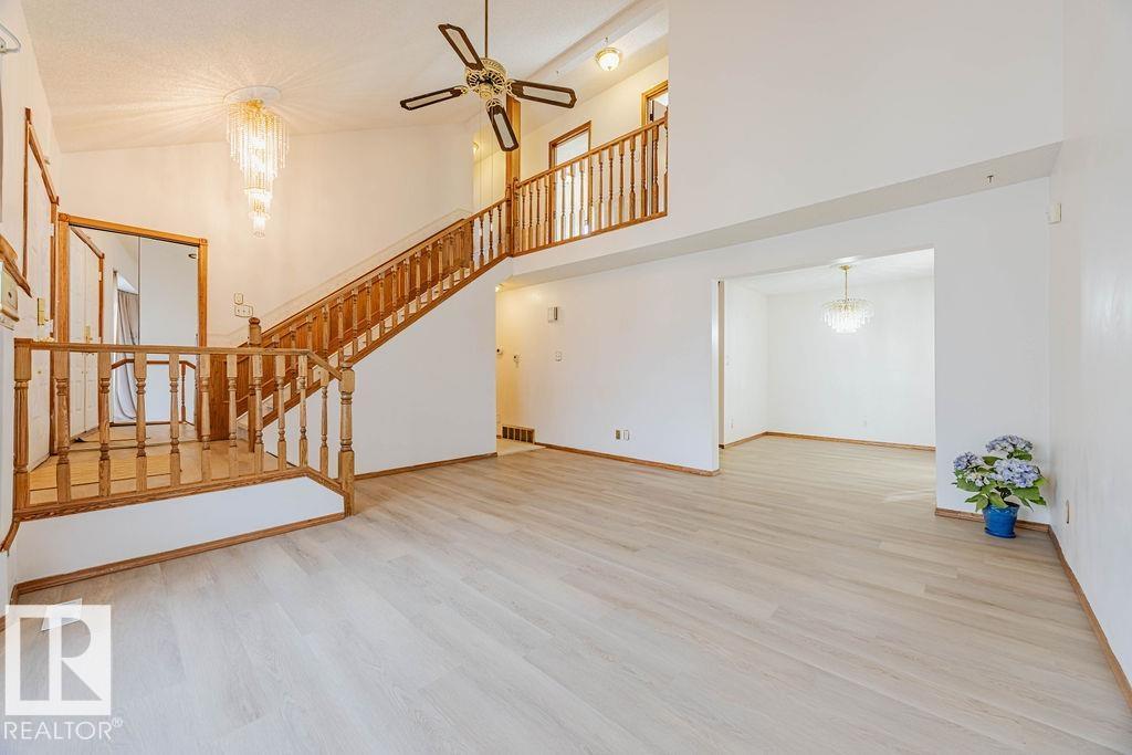 Photo 8 of 10411 21 Av Nw, Edmonton AB