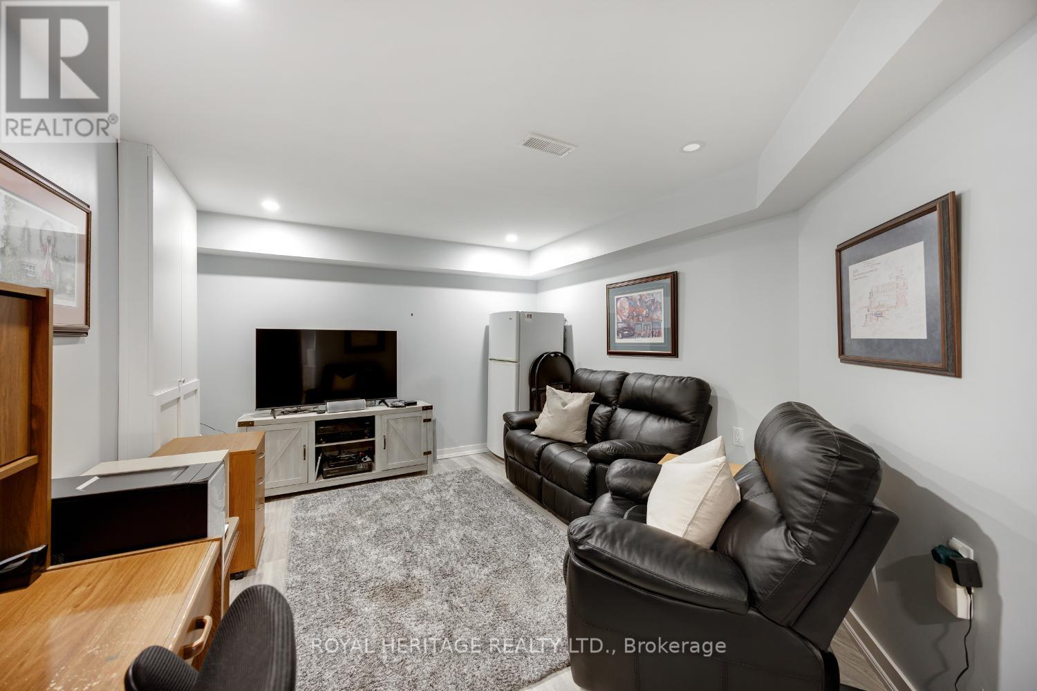 Photo 24 of 1545 Arborwood Drive, Oshawa ON