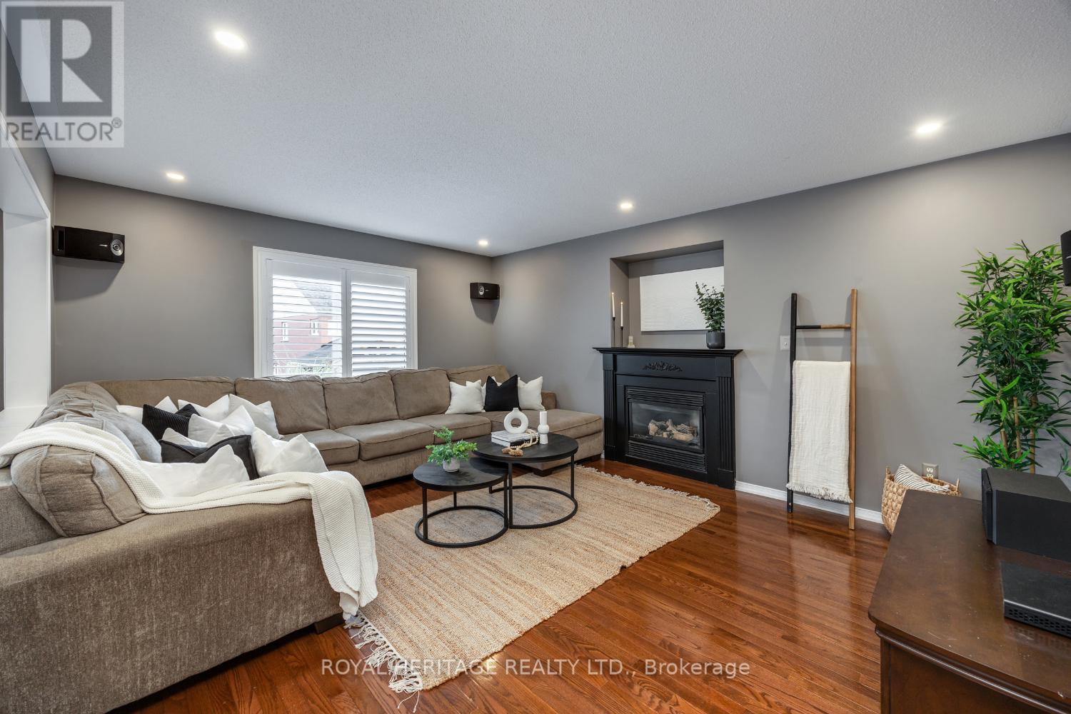 Photo 5 of 1545 Arborwood Drive, Oshawa ON