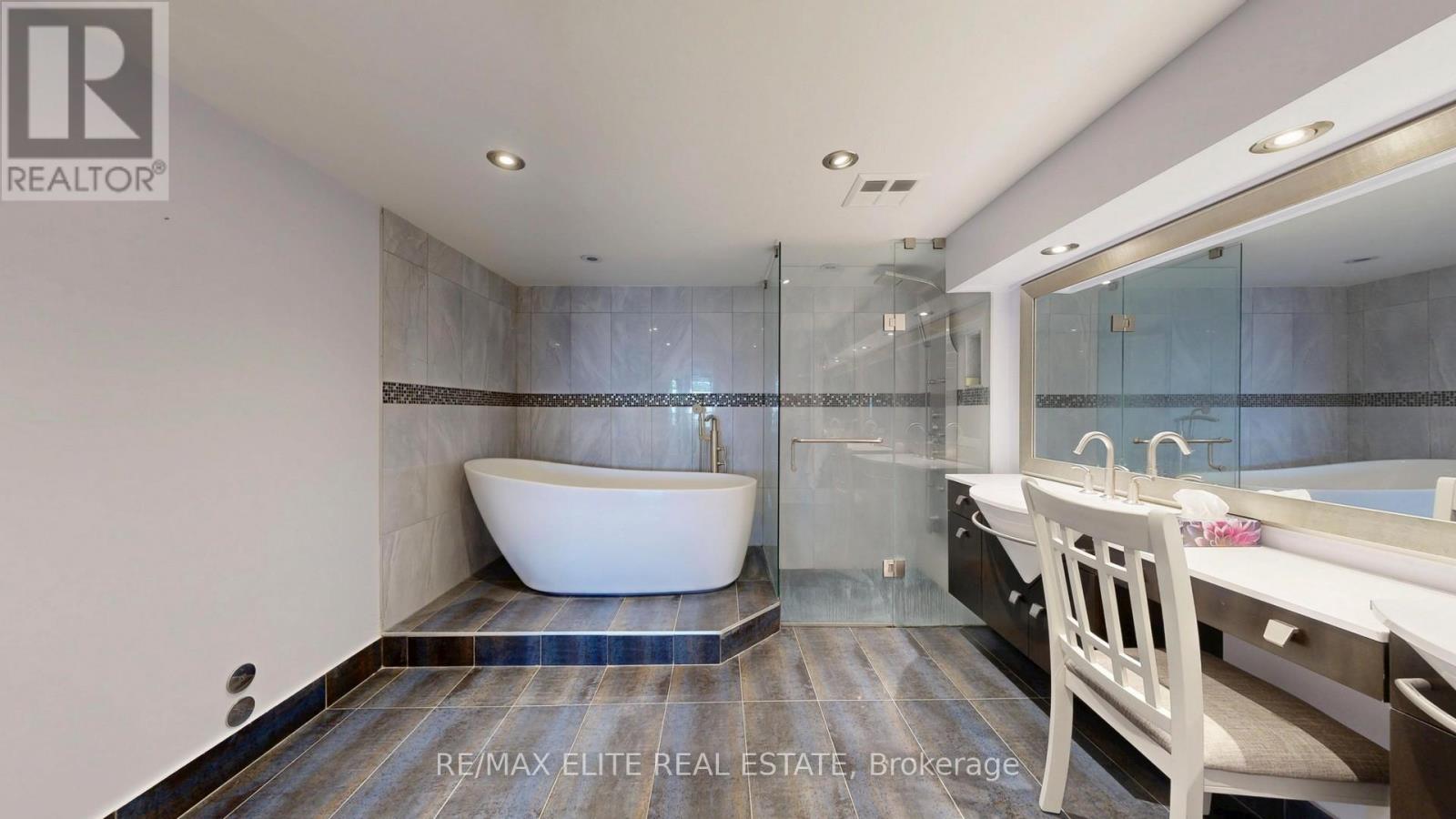 Photo 26 of 1409 22 Clarissa Drive, Richmond Hill ON