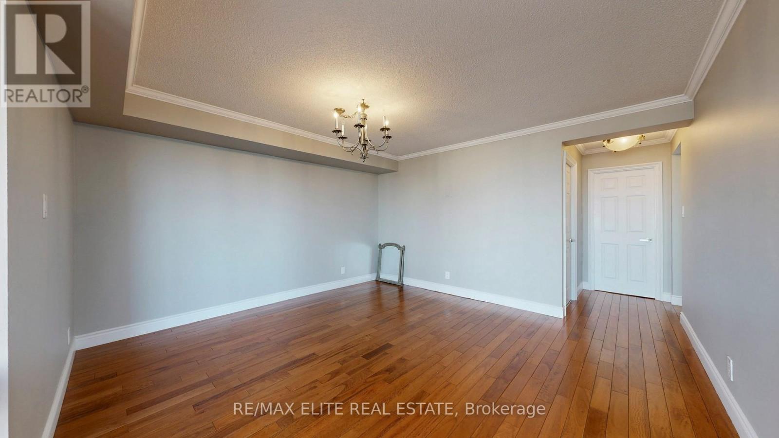 Photo 16 of 1409 22 Clarissa Drive, Richmond Hill ON
