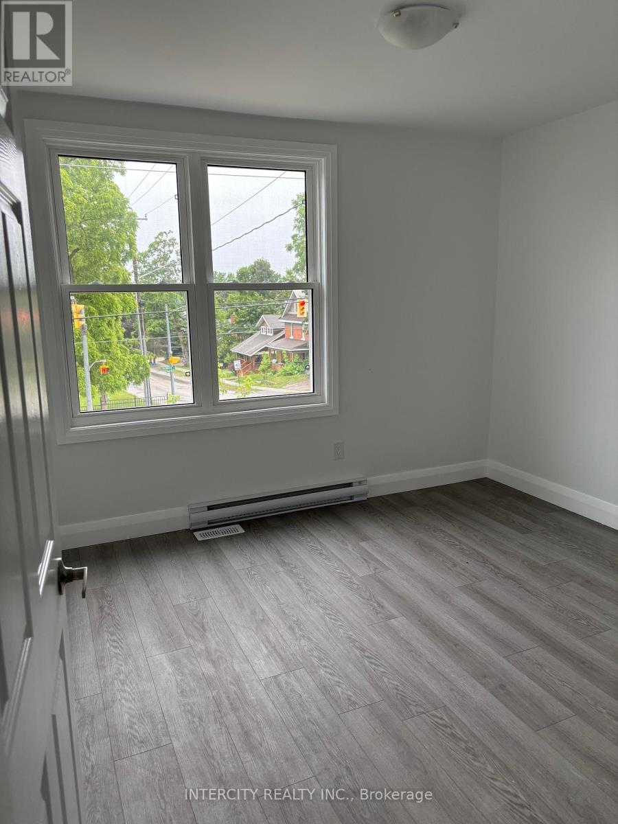 Photo 11 of 90 Coldwater Road W, Orillia ON