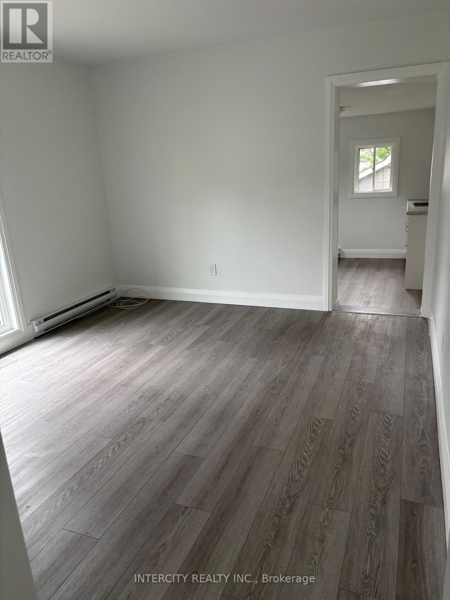 Photo 8 of 90 Coldwater Road W, Orillia ON