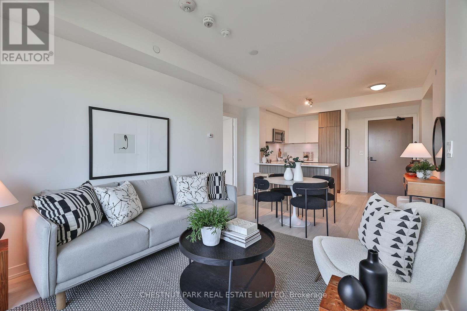 Photo 13 of 704 223 St Clair Avenue W, Toronto ON