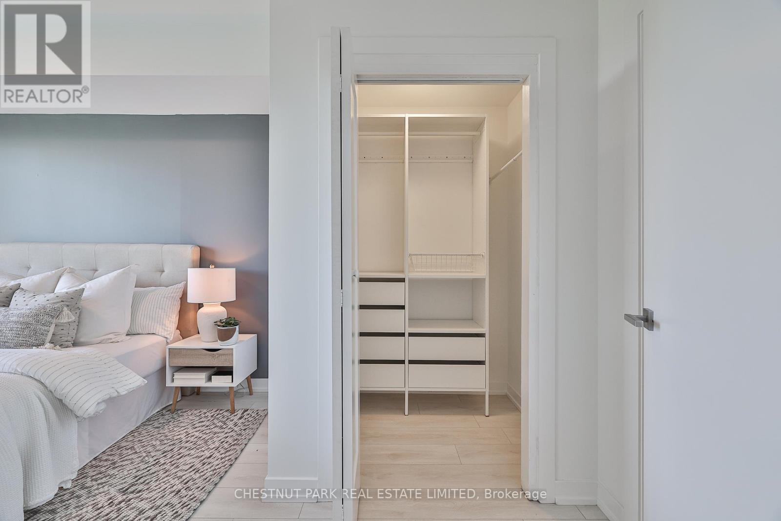 Photo 23 of 704 223 St Clair Avenue W, Toronto ON