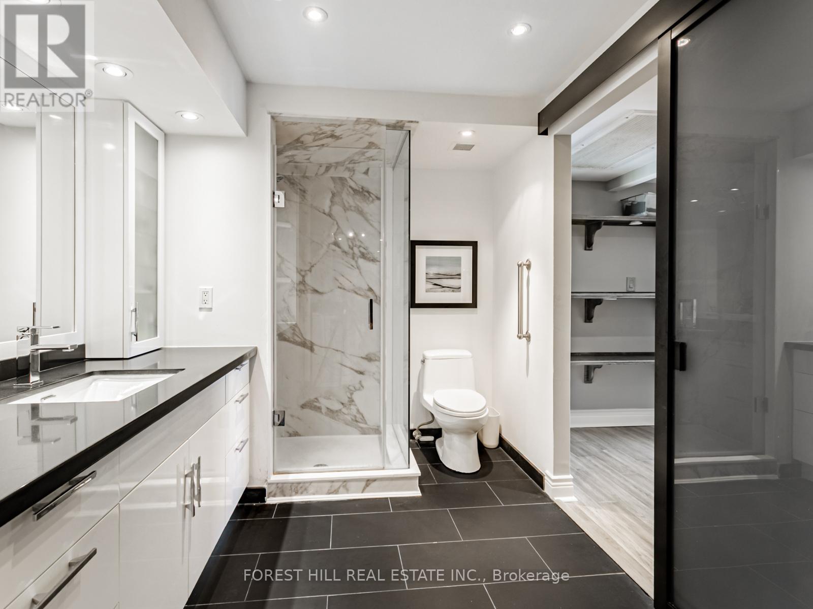 Photo 19 of 1810 1809 175 Cumberland Street, Toronto ON