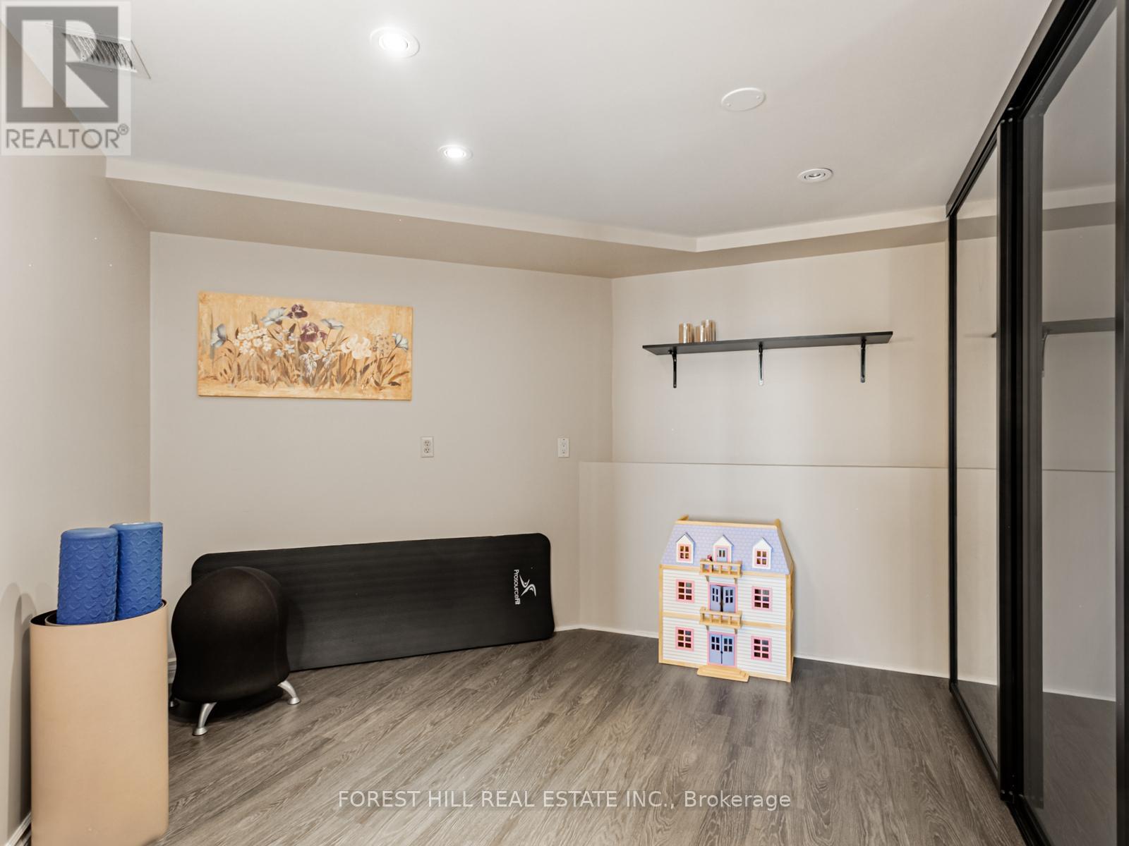 Photo 22 of 1810 1809 175 Cumberland Street, Toronto ON