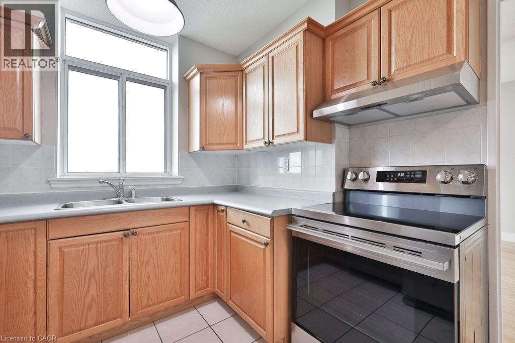 Photo 13 of 5250 Lakeshore Road Unit 1605, Burlington ON